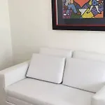 Arcanjo Aluga Apartamento Inteiro Em Copacabana